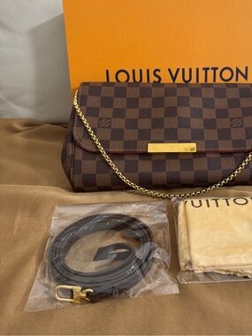 LV Favorite MM Damier Ebene
Including a custom made Zoomoni organizer :)))